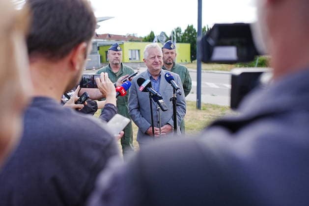 A Venom military helicopter with five soldiers aboard crashed at the helicopter base in Namest nad Oslavou, Czech Republic, on July 23, 2026. Czech Defence Minister Jaromir Zuna (for Freedom and Direct Democracy, SPD) speaks with journalists in Namest nad Oslavou, Czech Republic, July 23, 2026. (CTKxPhoto JaroslavxSvoboda) CTKPhotoP2026072306446  CTKPhotoP2026072306446