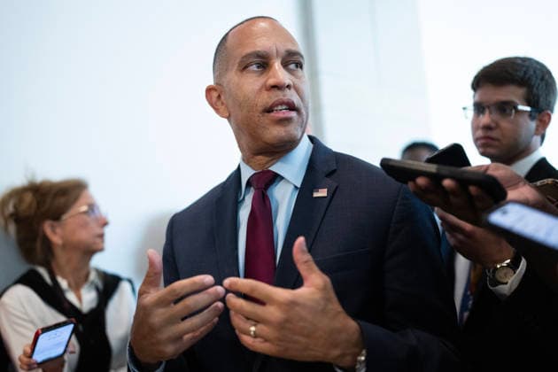 Hakeem Jeffries 7 23 26 UNITED STATES - JULY 23: House Minority Leader Hakeem Jeffries, D-N.Y., talks with reporters in the Capitol Visitor Center after the House passed a war powers resolution to stop military action in Iran, on Thursday, July 23, 2026. (Tom Williams CQ Roll Call) Washington DC United States EDITORIAL USE ONLY Copyright: x2026xCQ-RollxCall,xInc.x TomxWilliamsx rollcallpix172182