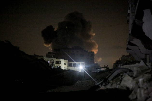 Israeli army continues attacks on Gaza Strip GAZA CITY, GAZA, PALESTINE - JULY 23: Thick smoke rises following an Israeli airstrike on a residential area in the Al-Jalaa neighborhood despite the ceasefire in Gaza City, Gaza, Palestine, on July 23, 2026. Saeed M. M. T. Jaras Anadolu Gaza City Gaza. Editorial use only. Please get in touch for any other usage.  Copyright: x2026xAnadoluxSaeedxM.xM.xT.xJarasx