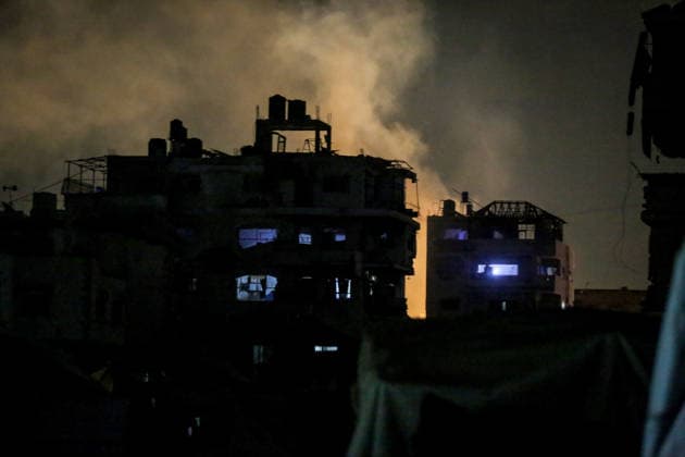 Israeli army continues attacks on Gaza Strip GAZA CITY, GAZA, PALESTINE - JULY 23: Thick smoke rises following an Israeli airstrike on a residential area in the Al-Jalaa neighborhood despite the ceasefire in Gaza City, Gaza, Palestine, on July 23, 2026. Saeed M. M. T. Jaras Anadolu Gaza City Gaza. Editorial use only. Please get in touch for any other usage.  Copyright: x2026xAnadoluxSaeedxM.xM.xT.xJarasx