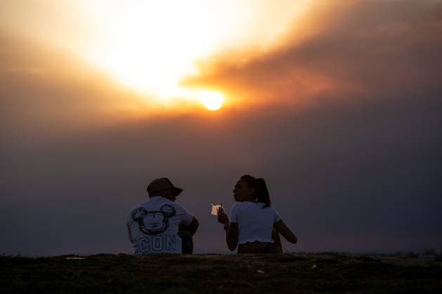 Smoke from wildfires in Madrid MADRID, SPAIN JULY 23, 2026: A thick plume of smoke has blanketed the city of Madrid for much of the day, the result of several wildfires burning in the outskirts of the Spanish capital. Madrid MADRID Spain Copyright: x xC.xCarvajalx xJNAxPressx