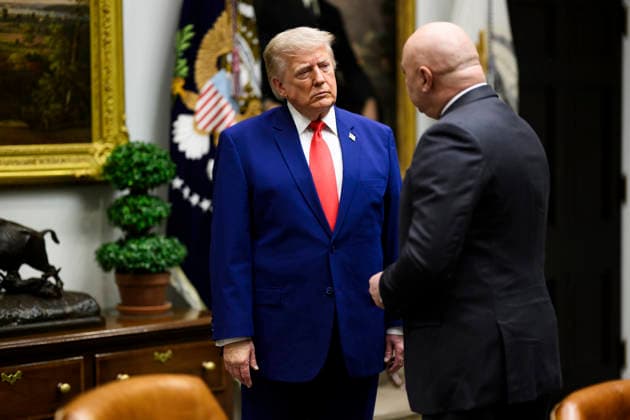 July 23, 2026, Washington, Dc, United States of America: U.S. President Donald Trump, left, chats with Lebanese President Joseph Aoun, right, before their bilateral meeting at the Roosevelt Room of the White House, July 21, 2026, in Washington, D.C. Washington United States of America - ZUMAp138 20260723_zaa_p138_015 Copyright: xDanielxTorok WhitexHousex