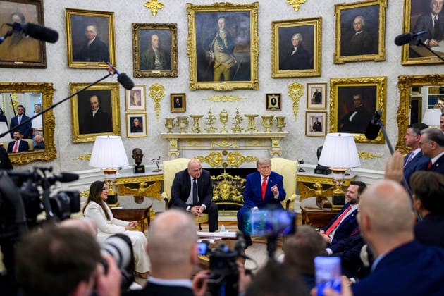 July 23, 2026, Washington, Dc, United States of America: U.S. President Donald Trump, right, and Lebanese President Joseph Aoun, left, take questions from the media during a bilateral meeting at the Oval Office of the White House, July 21, 2026, in Washington, D.C. Washington United States of America - ZUMAp138 20260723_zaa_p138_018 Copyright: xDanielxTorok WhitexHousex