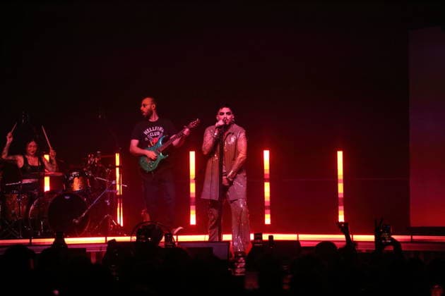 Adam Lambert bei einem Konzert im Huxleys Neue Welt in Berlin, 23. Juli 2026. Adam Lambert Konzert Berlin *** Adam Lambert at a concert at Huxleys Neue Welt in Berlin, July 23, 2026 Adam Lambert Concert Berlin