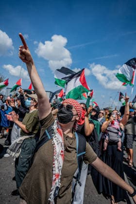 Elbit Systems Filton Bristol Pro-Palestine Protest - 23 Jul 2026 Hundreds of pro-Palestinian protestors gather outside Elbit Systems weapons factory during the rally. Pro-Palestinian protestors gathered outside Elbit Systems factory in Filton, Bristol to accuse the arms company of supplying Israel with weaponry and drones for its war in Gaza. Bristol United Kingdom Copyright: xLabxMox xSOPAxImagesx LabMO_Elbit_Systems_Filton_Protest_Sopa_13.jpeg
