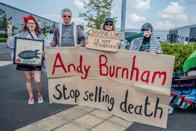 Elbit Systems Filton Bristol Pro-Palestine Protest - 23 Jul 2026 Pro-Palestinian protestors hold placards calling on the UK s new prime minister Andy Burnham to stop arms manufacturer Elbit Systems dealing arms to Israel. Pro-Palestinian protestors gathered outside Elbit Systems factory in Filton, Bristol to accuse the arms company of supplying Israel with weaponry and drones for its war in Gaza. Bristol United Kingdom Copyright: xLabxMox xSOPAxImagesx LabMO_Elbit_Systems_Filton_Protest_Sopa_15.jpeg