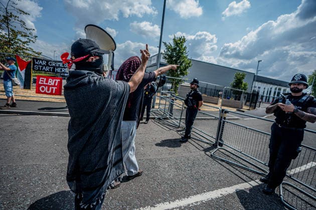 Elbit Systems Filton Bristol Pro-Palestine Protest - 23 Jul 2026 Pro-Palestinian protestors are stopped by a cordon of Police officers during a protest outside Elbit Systems weapons factory. Pro-Palestinian protestors gathered outside Elbit Systems factory in Filton, Bristol to accuse the arms company of supplying Israel with weaponry and drones for its war in Gaza. Bristol United Kingdom Copyright: xLabxMox xSOPAxImagesx LabMO_Elbit_Systems_Filton_Protest_Sopa_9.jpeg