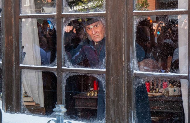 SAN DIEGO, CA - JULY 23: Johnny Depp interacts with fans at a surprise appearance as Ebenezer Scrooge promoting his new film, Ebenezer: A Christmas Carol, outside 2026 San Diego Comic Con on July 23, 2026. Copyright: xTonyxFortex