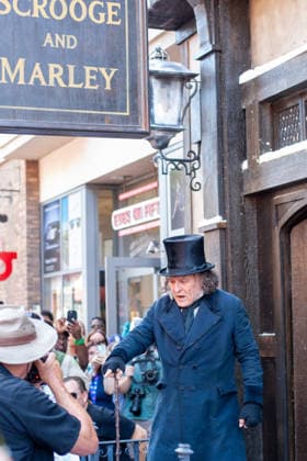 SAN DIEGO, CA - JULY 23: Johnny Depp interacts with fans at a surprise appearance as Ebenezer Scrooge promoting his new film, Ebenezer: A Christmas Carol, outside 2026 San Diego Comic Con on July 23, 2026. Copyright: xTonyxFortex
