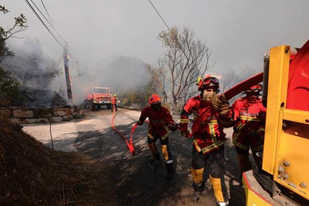 VAR ON FIRE IN COTIGNAC PHOTOPQR NICE MATIN LUC BOUTRIA 07 23 2026 Photo by Luc Boutria, Nice Matin, Varmatin VAR ON FIRE IN COTIGNAC Several hundred firefighters and substantial resources have been deployed to battle forest fires in the Var department in southern France. France  Copyright: xPHOTOPQR NICExMATIN MAXPPPxBOUTRIAxLUCx 20260723NIM6700 20260723NIM6700