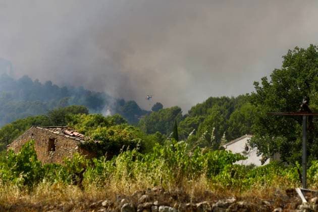 VAR ON FIRE IN COTIGNAC PHOTOPQR NICE MATIN LUC BOUTRIA 07 23 2026 Photo by Luc Boutria, Nice Matin, Varmatin VAR ON FIRE IN COTIGNAC Several hundred firefighters and substantial resources have been deployed to battle forest fires in the Var department in southern France. France  Copyright: xPHOTOPQR NICExMATIN MAXPPPxBOUTRIAxLUCx 20260723NIM6736 20260723NIM6736
