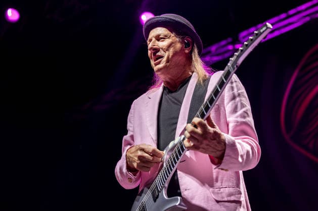 BEAT live in Oslo, Norway Oslo, Norway. 23rd, July 2026. The American rock supergroup BEAT performs a live concert at Sentrum Scene in Oslo. Here singer and guitarist Adrian Belew is seen live on stage. Norway, Oslo, Sentrum Scene  Copyright: xGonzalesxPhoto TerjexDokkenx