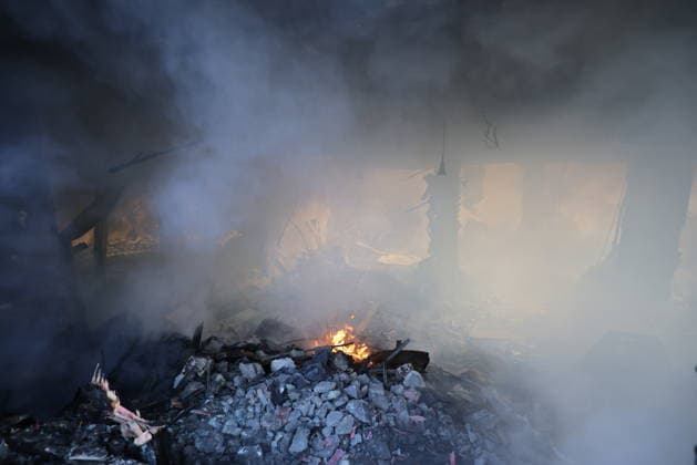 Palestinians inspect building damaged in Israeli airstrike in Gaza City Palestinians inspect the damage to a building following an Israeli airstrike on al-Jalaa Street in central Gaza City, Gaza Strip, on July 24, 2026. Photo by Hadi Daoud apaimages Gaza city Gaza Strip Palestinian Territory 240726_Gaza_HD_00(24) Copyright: xapaimagesxHadixDaoudx xapaimagesx