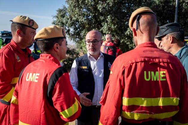 Marlaska Visits the Advanced Command Post (PMA) in Cenicientos Amid Wildfires in the Community of Madrid The Government Delegate for the Community of Madrid, Francisco Martín, during a visit to the Advanced Command Post (PMA) on July 24, 2026, in Cenicientos, Madrid, Spain. The meeting comes amid the escalation of wildfires affecting various parts of the country, particularly in the Community of Madrid and the province of Ávila, prompting the government to declare a national emergency late yesterday, July 24, 2026, in Cenicientos, Madrid, Spain  Copyright: xA.xPÃ rezxMecax 7683819