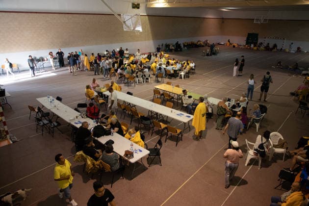 A national emergency has been declared due to wildfires in the Community of Madrid that have not yet been contained or brought under control. Several people evacuated due to the wildfire have taken refuge at the Villamanta Sports Center on July 24, 2026, in Villamanta, Madrid, Spain. The government has declared a national emergency in the Community of Madrid and Ávila as a result of the spread of wildfires in the municipalities of Villa del Prado and San Martín de Valdeiglesias in the Community of Madrid, and Burgohondo in Ávila. In Madrid, the number of evacuees remains at more than 10,000 people from municipalities such as Aldea del Fresno, Villa del Prado, Pelayos de la Presa, and San Martín de Valdeiglesias. SUMMA112 has been working a  Copyright: xRafaelxBastantex 7683931