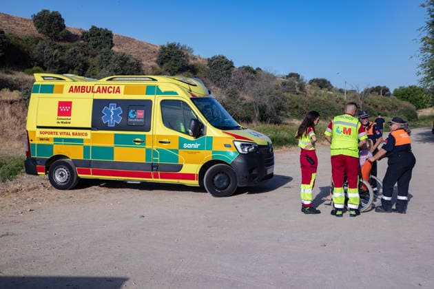 A national emergency has been declared due to wildfires in the Community of Madrid that have not yet been contained or brought under control. Emergency services vehicles responding to the wildfire, as of July 24, 2026, in Villamanta, Madrid, Spain. The government has declared a national emergency in the Community of Madrid and Ávila as a result of the spread of wildfires in the municipalities of Villa del Prado and San Martín de Valdeiglesias in the Community of Madrid, and Burgohondo in Ávila. In Madrid, the number of evacuees remains at more than 10,000 people from municipalities such as Aldea del Fresno, Villa del Prado, Pelayos de la Presa, and San Martín de Valdeiglesias. SUMMA112 has been working all night to provide preventive care,  Copyright: xRafaelxBastantex 7683943