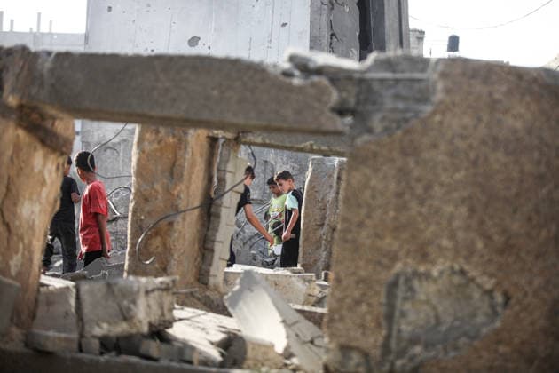 Palestinians inspect damage at Al-Noor Mosque in al-Bureij Palestinians inspect damage at Al-Noor Mosque following an attack in al-Bureij refugee camp, central Gaza Strip, on July 24, 2026. The damage comes despite an ongoing ceasefire, as places of worship and civilian facilities continue to be affected. Photo by Moiz Salhi apaimages al-Bureij Gaza Strip Palestinian Territory 240726_Burije_MS_00(37) Copyright: xapaimagesxMoizxSalhixx xapaimagesx