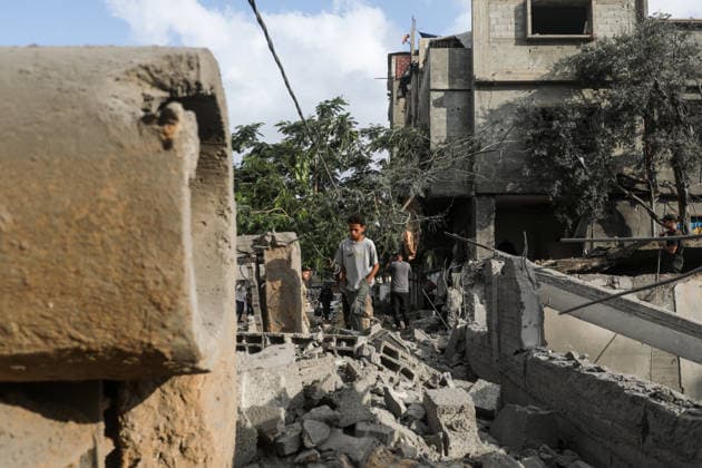 Palestinians inspect damage at Al-Noor Mosque in al-Bureij Palestinians inspect damage at Al-Noor Mosque following an attack in al-Bureij refugee camp, central Gaza Strip, on July 24, 2026. The damage comes despite an ongoing ceasefire, as places of worship and civilian facilities continue to be affected. Photo by Moiz Salhi apaimages al-Bureij Gaza Strip Palestinian Territory 240726_Burije_MS_00(11) Copyright: xapaimagesxMoizxSalhixx xapaimagesx