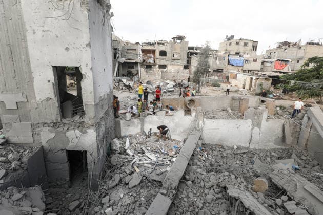 Palestinians inspect damage at Al-Noor Mosque in al-Bureij Palestinians inspect damage at Al-Noor Mosque following an attack in al-Bureij refugee camp, central Gaza Strip, on July 24, 2026. The damage comes despite an ongoing ceasefire, as places of worship and civilian facilities continue to be affected. Photo by Moiz Salhi apaimages al-Bureij Gaza Strip Palestinian Territory 240726_Burije_MS_00(1) Copyright: xapaimagesxMoizxSalhixx xapaimagesx