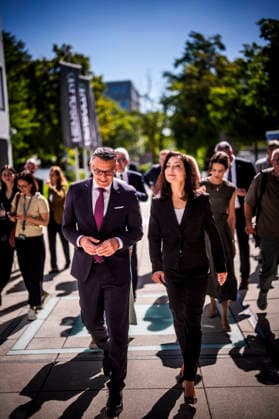 Katherina Reiche (CDU), Bundesministerin fuer Wirtschaft und Energie, besucht die Hensoldt AG in Taufkirchen bei Muenchen, ein fuehrendes europaeisches Technologieunternehmen im Verteidigungs- und Sicherheitssektor. Taufkirchen, 24.07.2026. Fotografiert im Auftrag des Bundesministeriums fuer Wirtschaft und Energie Taufkirchen Deutschland *** Katherina Reiche (CDU), Federal Minister for Economic Affairs and Energy, visits Hensoldt AG in Taufkirchen near Munich, a leading European technology company in the defense and security sector. Taufkirchen, July 24, 2026 Photographed on behalf of the Federal Ministry for Economic Affairs and Energy Taufkirchen, Germany Copyright: xDominikxButzmannx