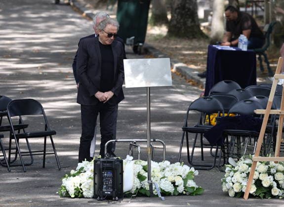 Francoise Coquet Funeral - Paris Michel Drucker during funeral of Francoise Coquet at Montmartre cemetery in Paris, France on July 24, 2026. French television producer Francoise Coquet died on July 20 2026, aged 83. Photo by Raphael Lafargue ABACAPRESS.COM Paris France  Copyright: xLafarguexRaphael ABACAx