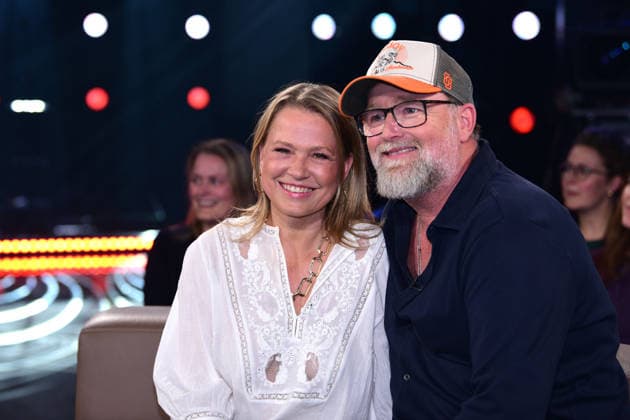 Nova Meierhenrich und Brian Bojsen zu Gast bei der NDR Talk Show am 24.07.2026 in Hamburg NDR Talkshow am 24.07.2026 in Hamburg *** Nova Meierhenrich and Brian Bojsen as guests on the NDR Talk Show on July 24, 2026, in Hamburg NDR Talk Show on July 24, 2026, in Hamburg 