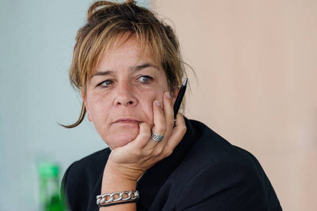 24.07.2026. Düsseldorf. Mona Neubaur, NRW-Wirtschaftsministerin und Stellvertretende NRW-Ministerpräsidentin, stellt das Maßnahmenpaket für mehr Klimaschutz, Klimaanpassung und wirtschaftliche Modernisierung in einem Pressegespräch vor. Niedrigwasser im Rhein, Starkregen in Ostwestfalen, Hitze im ganzen Land: Die Klimakrise ist Realität für Menschen und Unternehmen in Nordrhein-Westfalen. Die Landesregierung handelt und investiert so viel wie noch nie. Düsseldorf Ministerium für Wirtschaft, Industrie, Klimaschutz und Energie Nordrhein-Westfalen Deutschland *** July 24, 2026, Düsseldorf: Mona Neubaur, Minister of Economic Affairs and Deputy Minister-President of North Rhine-Westphalia, presents a package of measures for greater cli
