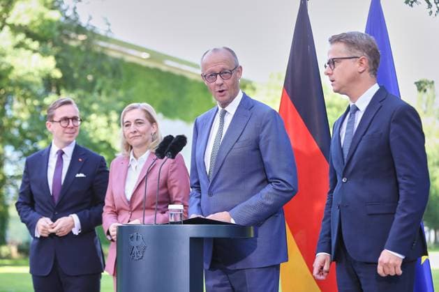 Berlin, Deutschland, 24.07.2026: Bundeskanzleramt: Vorstellung Kabinettsumbildung: L-R: Philipp Amthor, Nina Warken, Bundeskanzler Friedrich Merz und Carsten Linnemann, alle CDU *** Berlin, Germany, July 24, 2026; Federal Chancellery: Presentation of the Cabinet reshuffle; L to R: Philipp Amthor, Nina Warken, Federal Chancellor Friedrich Merz, and Carsten Linnemann, all CDU Copyright: xdtsxNachrichtenagenturx dts_128416