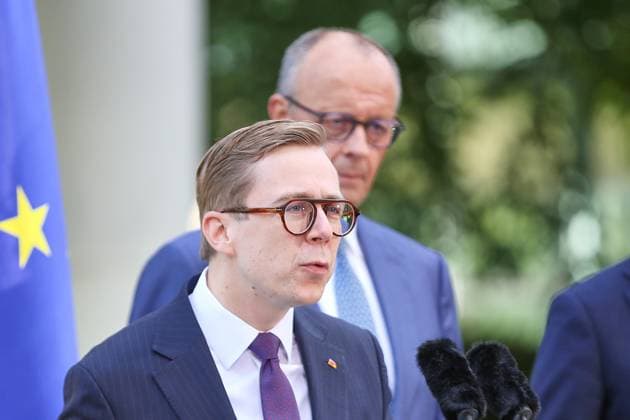 Berlin, Deutschland, 24.07.2026: Bundeskanzleramt: Vorstellung Kabinettsumbildung: Philipp Amthor und Bundeskanzler Friedrich Merz, beide CDU *** Berlin, Germany, July 24, 2026, Federal Chancellery: Announcement of Cabinet Reshuffle—Philipp Amthor and Federal Chancellor Friedrich Merz, both of the CDU Copyright: xdtsxNachrichtenagenturx dts_128385