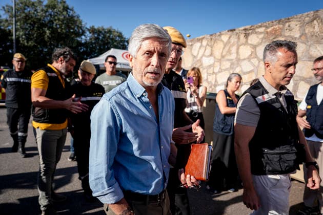 Marlaska Visits the PMA in Cenicientos Amid Wildfires in the Community of Madrid Interior Minister Fernando Grande Marlaska, during a meeting with CECOP at the Forward Command Post (PMA) on July 24, 2026, in Cenicientos, Madrid, Spain. The meeting comes after the fires affecting various parts of the country—particularly in the Community of Madrid and the province of Ávila—escalated, prompting the government to declare a national emergency late yesterday, July 24, 2026, in Cenicientos, Madrid, Spain.  Copyright: xA.xPÃ rezxMecax 7684884