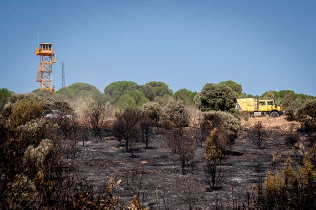 The fires in the Community of Madrid have merged into a single front, and a third front is being monitored from Ávila. Land burned by the wildfire, as of July 2, 2026, in Madrid, Spain. The fires affecting the Community of Madrid continue to spread unchecked and have merged into a single fire, while in Ávila, the Burgohondo fire is also spreading unchecked, forcing the central government to declare a national emergency on a day when weather forecasts of strong gusts of wind are hampering firefighting efforts. So far, 9,000 hectares have been burned in Ávila and another 6,000 in Madrid. JULY 24, 2026. A Pé Madrid, Madrid, Spain  Copyright: xA.xPÃ rezxMecax 7684911