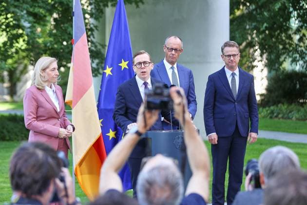 Berlin, Deutschland, 24.07.2026: Bundeskanzleramt: Vorstellung Kabinettsumbildung: L-R: Nina Warken, Philipp Amthor, Bundeskanzler Friedrich Merz und Carsten Linnemann, alle CDU *** Berlin, Germany, July 24, 2026, Federal Chancellery: Presentation of the Cabinet reshuffle. From left to right: Nina Warken, Philipp Amthor, Federal Chancellor Friedrich Merz, and Carsten Linnemann, all of the CDU Copyright: xdtsxNachrichtenagenturx dts_128386