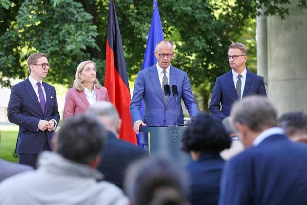 Berlin, Deutschland, 24.07.2026: Bundeskanzleramt: Vorstellung Kabinettsumbildung: L-R: Philipp Amthor, Nina Warken, Bundeskanzler Friedrich Merz und Carsten Linnemann, alle CDU *** Berlin, Germany, July 24, 2026; Federal Chancellery: Presentation of the Cabinet reshuffle; L to R: Philipp Amthor, Nina Warken, Federal Chancellor Friedrich Merz, and Carsten Linnemann, all CDU Copyright: xdtsxNachrichtenagenturx dts_128388