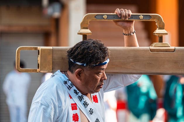 General view, July 24, 2026 - Participants carry portable shrines (mikoshi) during the Kanko-sai return procession of the Gion Matsuri in Kyoto, Japan. Held on July 24, the procession marks the return of the deities from the Otabisho to Yasaka Shrine, concluding one of Japan s most renowned traditional festivals.  aflo_338984769