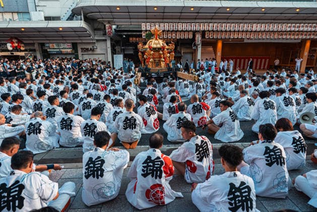 General view, July 24, 2026 - Participants carry portable shrines (mikoshi) during the Kanko-sai return procession of the Gion Matsuri in Kyoto, Japan. Held on July 24, the procession marks the return of the deities from the Otabisho to Yasaka Shrine, concluding one of Japan s most renowned traditional festivals.  aflo_338984815