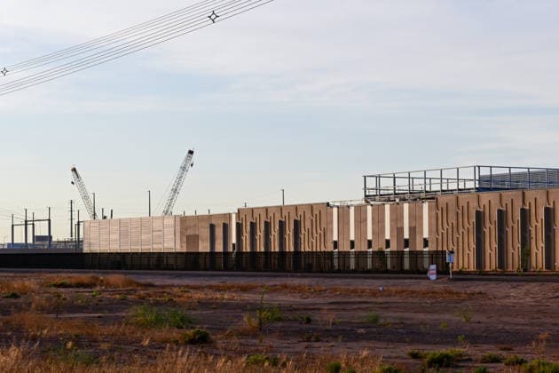 July 24, 2026, Mesa, Arizona, USA: A large data center campus is under construction in the Phoenix metropolitan area. As demand for artificial intelligence, digital storage and computing grows, rapid expansion of data center infrastructure in the United States and worldwide has fueled debate over the facilities electricity and water use. Mesa USA - ZUMAb270 20260724_znp_b270_005 Copyright: xEduardoxBarrazax