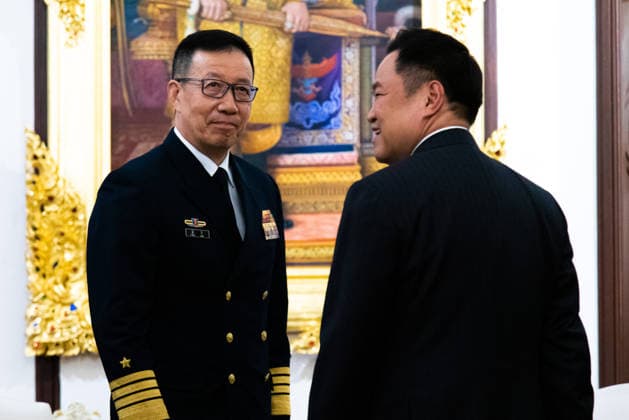 Chinese Defense Minister Admiral Dong Jun meeting with the Thai PM in Bangkok - 24 Jul 2026 Chinese Defense Minister Admiral Dong Jun (L) speaks with Thai Prime Minister Anutin Charnvirakul (R) during a meeting at Government House in Bangkok. Bangkok Thailand Copyright: xPeeraponxBoonyakiatx xSOPAxImagesx Admiral_Dong_Jun-6