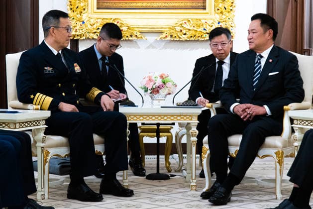 Chinese Defense Minister Admiral Dong Jun meeting with the Thai PM in Bangkok - 24 Jul 2026 Chinese Defense Minister Admiral Dong Jun (L) speaks with Thai Prime Minister Anutin Charnvirakul (R) during a meeting at Government House in Bangkok. Bangkok Thailand Copyright: xPeeraponxBoonyakiatx xSOPAxImagesx Admiral_Dong_Jun-9