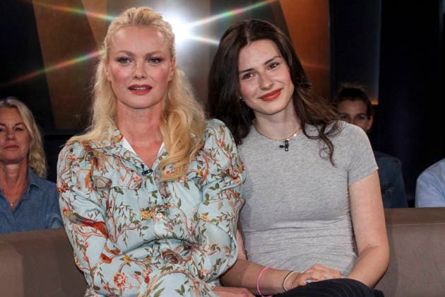 ABB TALKSHOW- Franziska Knuppe Model mit Tochter Mathilda Ruby Möstl Moestl zu Gast in der NDR Talkshow , aus dem NDR 3 Studio am Freitag 24.07.2027 in Hamburg Aufzeichnung vom 12.06.2026 Hamburg Deutschland *** ABB TALK SHOW: Franziska Knuppe, model, and her daughter Mathilda Ruby Möstl Moestl appear as guests on the NDR talk show, broadcast from the NDR 3 studio on Friday, July 24, 2027, in Hamburg. Recorded on June 12, 2026, in Hamburg, Germany.