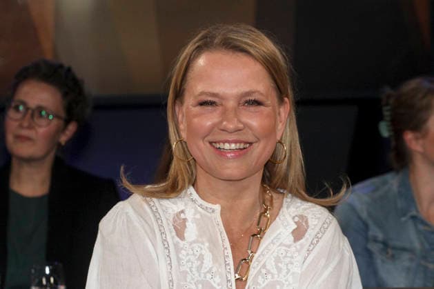 ABB TALKSHOW- Nova Meierhenrich Moderatorin zu Gast in der NDR Talkshow , aus dem NDR 3 Studio am Freitag 24.07.2027 in Hamburg Aufzeichnung vom 12.06.2026 Hamburg Deutschland *** ABB TALK SHOW: Nova Meierhenrich, host, appears as a guest on the NDR talk show, broadcast from the NDR 3 studio on Friday, July 24, 2027, in Hamburg; recorded on June 12, 2026, in Hamburg, Germany
