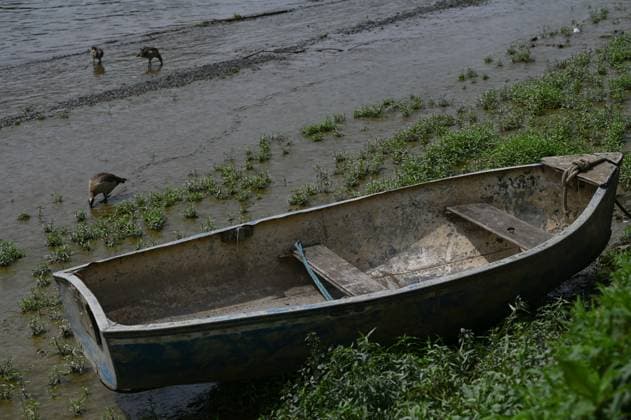 Water level dropped in the River Thames LONDON, UNITED KINGDOM - JULY 24: Boats are seen stranded on the exposed riverbed of the River Thames as water levels drop amid hot and dry weather conditions in London, United Kingdom, on July 24, 2026. Rasid Necati Aslim Anadolu London United Kingdom. Editorial use only. Please get in touch for any other usage.  Copyright: x2026xAnadoluxRasidxNecatixAslimx