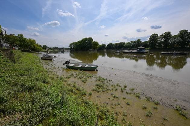 Water level dropped in the River Thames LONDON, UNITED KINGDOM - JULY 24: Boats are seen stranded on the exposed riverbed of the River Thames as water levels drop amid hot and dry weather conditions in London, United Kingdom, on July 24, 2026. Rasid Necati Aslim Anadolu London United Kingdom. Editorial use only. Please get in touch for any other usage.  Copyright: x2026xAnadoluxRasidxNecatixAslimx