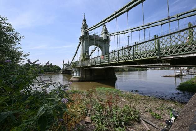 Water level dropped in the River Thames LONDON, UNITED KINGDOM - JULY 24: A general view of the River Thames, where water levels have dropped due to prevailing hot and dry weather conditions in London, United Kingdom, on July 24, 2026. Rasid Necati Aslim Anadolu London United Kingdom. Editorial use only. Please get in touch for any other usage.  Copyright: x2026xAnadoluxRasidxNecatixAslimx