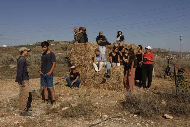 Thousands Attend Funeral of Benayahu Melet, Killed Defending Hikers Near Havat Gilad HAVAT GILAD, WEST BANK JULY 24, 2026: Thousands gathered to pay their final respects and lay to rest Benayahu Melet, a member of the Havat Gilad civilian alert squad and the community s agriculture director. Melet, 32, was killed earlier that day after rushing to assist a group of Israeli hikers who had been attacked near the community. During the incident, a Palestinian assailant seized his weapon and shot him dead. He is survived by his wife, Esther, and their two daughters, Tair Eretz and Adama Ivriya. Following his death, Melet was recognized as a fallen IDF soldier and given a military burial. A second Israeli, IDF Major Yuval Ezra, 27, was also ki Copyright: x xHilelxbenxorx xJNAxPressx