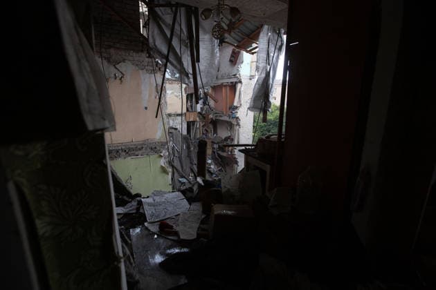 Russian airstrike hit Sloviansk SLOVIANSK, UKRAINE - JULY 24: A view of a destroyed and collapsed building following a Russian airstrike in Sloviansk, Ukraine, on July 24, 2026. Francisco Richart Anadolu Sloviansk Ukraine. Editorial use only. Please get in touch for any other usage.  Copyright: x2026xAnadoluxFranciscoxRichartx
