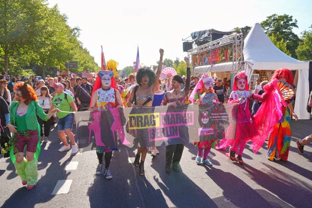 Berlin,24.07.2026,CSD am Brandenburger Tor - Demokratie-Abend - Drag March *** Berlin, July 24, 2026, CSD at the Brandenburg Gate: Democracy Evening, Drag March