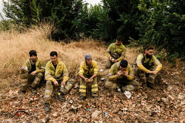 Evacuation Ordered for Cebreros, Hoyo de Pinares, and Burgohondo; Navaluenga Placed Under Lockdown Due to the Fire in Ávila Several forest firefighters are assisting in firefighting efforts as of July 24, 2026, in Navaluenga, Ávila, Castile and León, Spain. The Government Delegation has ordered the lockdown of the town of Navaluenga, as well as the partial evacuation of Cebreros and the municipalities of Hoyo de Pinares and Burgohondo, due to the spread of the wildfire that originated in the municipality of Burgohondo. Specifically, in Cebreros, it has been determined that the town center will be placed under lockdown, along with the evacuation of homes in the front line. Meanwhile, the evacuation of affected residents of Hoyo de Pinares h  Copyright: xCarlosxLujanx 7685930