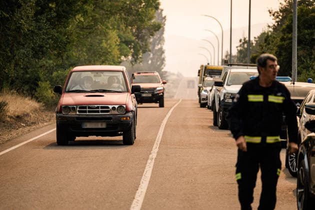 Evacuation Ordered for Cebreros, Hoyo de Pinares, and Burgohondo; Navaluenga Placed Under Lockdown Due to the Fire in Ávila. Several emergency services are working together to extinguish the fire, as of July 24, 2026, in Navaluenga, Ávila, Castile and León, Spain. The Government Delegation has ordered the lockdown of the town of Navaluenga, as well as the partial evacuation of Cebreros and the municipalities of Hoyo de Pinares and Burgohondo, due to the spread of the wildfire that originated in the municipality of Burgohondo. Specifically, in Cebreros, it has been determined that the town center will be placed under lockdown, along with the evacuation of homes in the front line. Meanwhile, the evacuation of affected residents of Hoyo de Pi  Copyright: xCarlosxLujanx 7685969