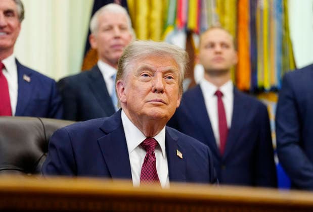 President Donald Trump delivers an announcement on American nuclear innovation in the Oval Office of the White House in Washington, DC on Friday, July 24, 2026. The Trump administration announced they would consider putting nuclear energy projects in federal waters.  WAP20260724904 BONNIExCASH