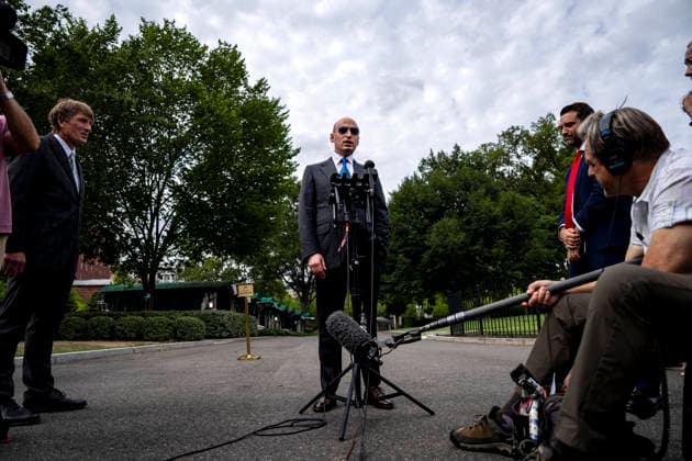 Stephen Miller Speaks to the Press at the White House White House Deputy Chief of Staff for Policy Stephen Miller speaks to the press outside of the West Wing of the White House in Washington, DC on Friday, July 24, 2026. Photo by Bonnie Cash Pool ABACAPRESS.COM WASHINGTON DC United States  Copyright: xPool ABACAx